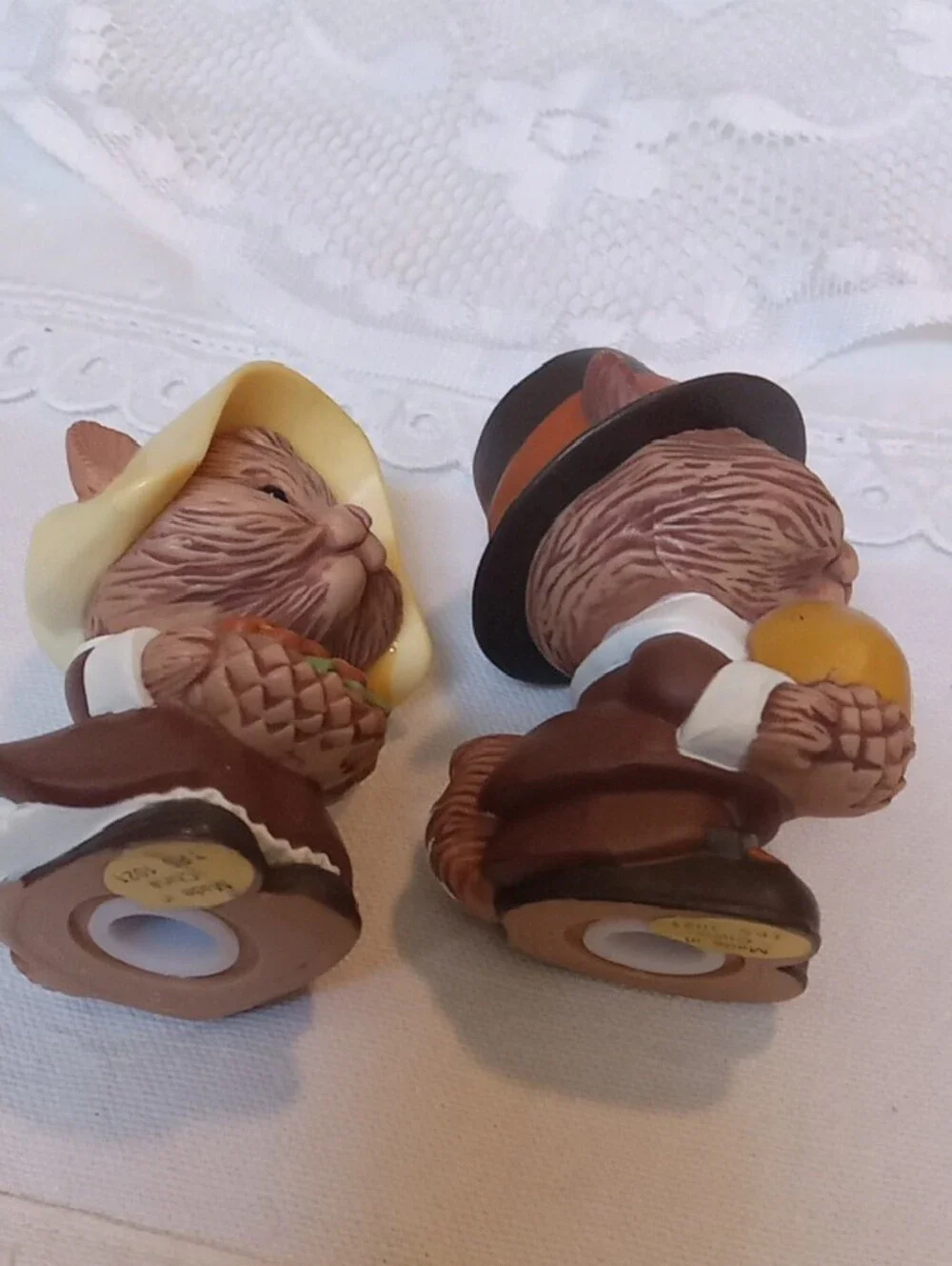 Thanksgiving Pilgrim Chipmunk Salt & Pepper